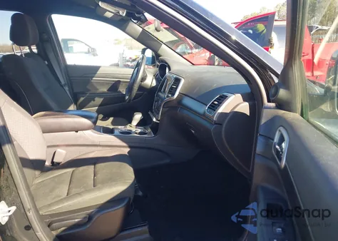 2019 Jeep Grand Cherokee Laredo E 4X4 from USA, damaged, VIN 1C4RJFAG5KC706577